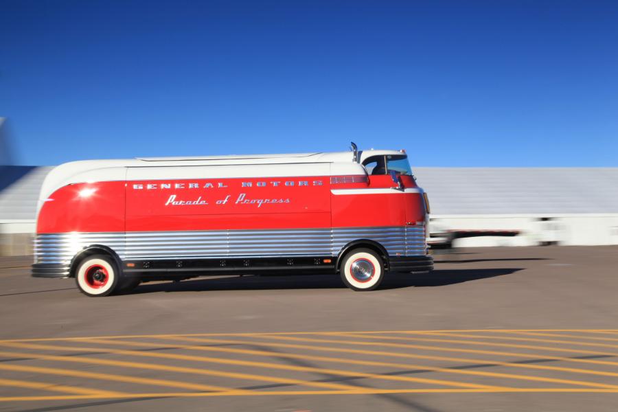  GM Futurliner 1940 года  (фото 2 из 66)